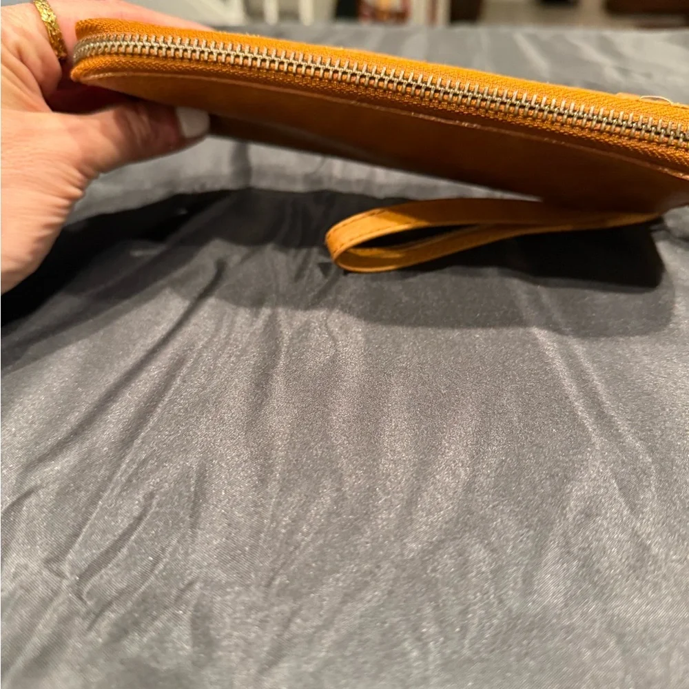 Free People Wallet Zip Around Wristlet Vegan Leather Brown 8"x4" - Picture 6 of 16